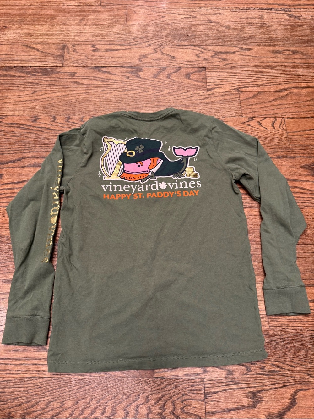 Vineyard Vines Happy St. Paddy’s Day Long Sleeve Pocket Tee Boys Medium